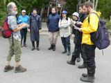 Préparatifs pour la première sortie sur le terrain. - Photo : Carole Beauchesne