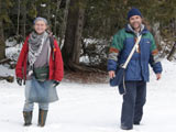 À la recherche du Frullania selwyniana à la chute Neigette située à Saint-Anaclet-de-Lessard dans le Bas Saint-Laurent, 29 novembre 2009. Photo : Martine Lapointe